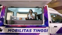 Suzuki Mega Carry memang bisa disesuaikan dengan beragam kebutuhan, seperti ini salah satunya. Bisa digunakan untuk berdagang.