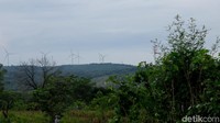Sebagai informasi, proyek PLTB Sidrap sudah dirancang sejak Agustus 2012. Namun pembangunan dimulai sejak bulan April 2016 oleh PT UPC Sidrap Bayu Energi dengan investasi senilai USD150 juta, setelah melakukan PPA di bulan Agustus 2015. PLTB ini akan menjadikan Indonesia sebagai satu dari sedikit negara di Asia yang mempunyai pembangkit bertenaga angin, seperti Jepang, China, dan Korea.