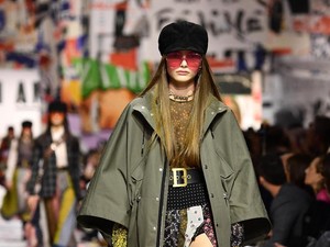 Foto: Protes dan Spirit Feminisme di Koleksi Busana Terbaru Dior