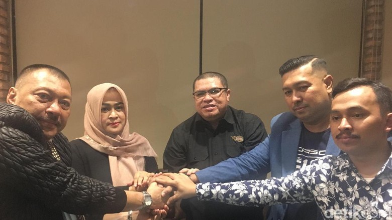 Evy Istri Gatot Pujo Cabut Laporan soal Razman Nasution Evy Istri Gatot Pujo Cabut Laporan soal Razman Nasution