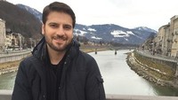 Sami Yusuf adalah pria tampan kelahiran Iran yang memiliki kewarganegaraan Inggris. Dia salah satu musisi Muslim dunia. (samiyusuf/Instagram)