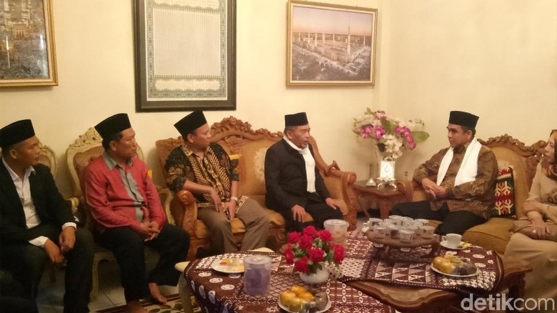 Ahmad Muzani Sambangi Pimpinan Ponpes Darunnajah Ahmad Muzani Sambangi Pimpinan Ponpes Darunnajah