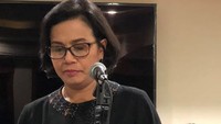 Menteri Keuangan, Sri Mulyani terlihat serius berlatih. Foto: Instagram Triawan Munaf