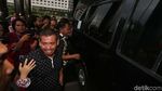 Wali Kota Kendari Ditahan KPK, Pendukung Histeris