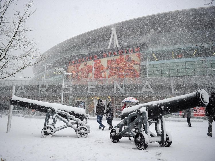 Foto: Salju di Stadion Sepakbola, di Sirkuit Balap, di Mana-mana