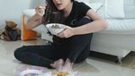 Gemar Makan Petai dan Makanan Jepang, Ini Momen Angela Lee Bersama Makanan