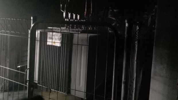 Panel listrik terbakar menimbulkan asap pekat di Apartemen Bassura City, Kamis (1/3/2018)