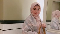 Perempuan yang kini berusia 22 tahun ini melanjutkan sekolahnya di negara Malaysia.  Foto: Instagram Ayana Moon