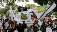 Menanggapi hal tersebut, Yusril mendaftarkan gugatan terhadap KPU ke Bawaslu. Yusril melaporkan KPU terkait keputusan yang menyatakan PBB tidak lolos verifikasi menjadi peserta Pemilu 2019 pada Senin (19/2) lalu.