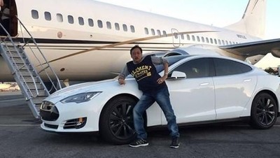 Saat Doyok Pamer Kemewahan
