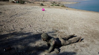 Foto: Sisi Lain dari Laut Mati yang Mengering