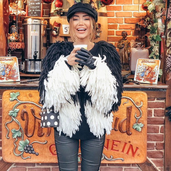 Pia juga bintang Instagram. Karena kerap pamer foto seksi, followers Instagramnya mencapai 2 juta.  Foto: dok. Instagram