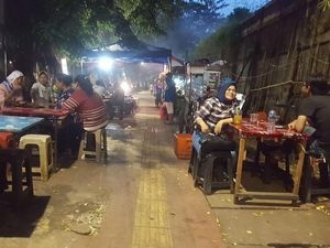 Begini Kondisi PKL di Trotoar Senayan yang Dikritik Anggota DPRD DKI