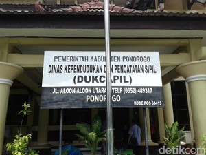 Dispendukcapil Ponorogo Klaim Kartu Identitas Anak Tidak Urgent