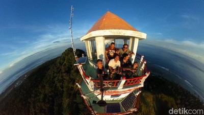 Foto: Eksotisnya Tapal Batas RI-Filipina dari Puncak Menara NKRI