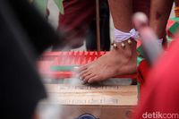 Persiapan Cap Go Meh, Tatung 'Cuci' Jalanan Singkawang