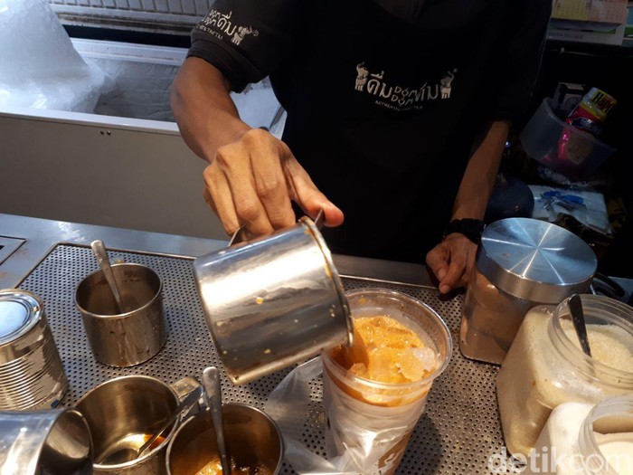 Thai iced tea