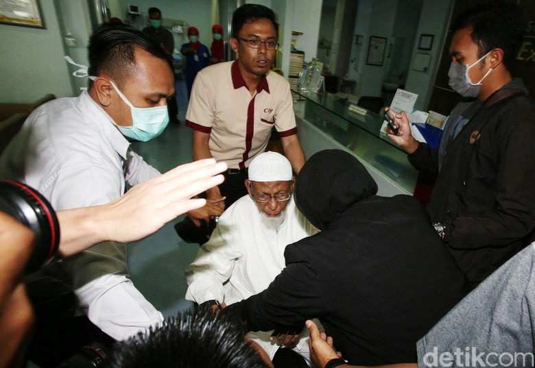 Pengacara: Keluarga Baasyir Sudah Diajak Bicara soal Tahanan Rumah Pengacara: Keluarga Baasyir Sudah Diajak Bicara soal Tahanan Rumah