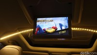 Honda Odyssey kini juga hadir dengan dilengkapi televisi.