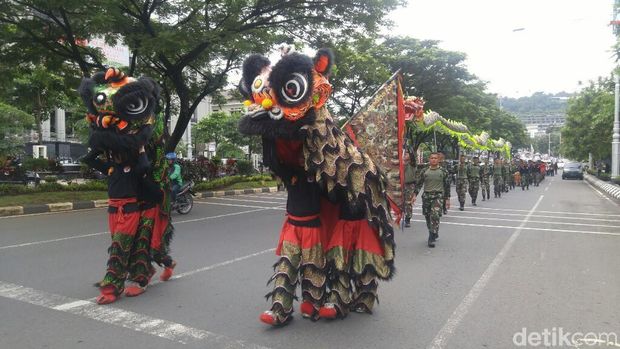 Kirab Haul Habib Hasan di Semarang.