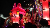 Para peserta pun tampil dengan sangat unik dan menarik. Ada yang memakai kostum layaknya putri Kerajaan Tiongkok (Randy/detikTravel)