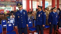 Foto: Anies mengenakan Pakaian Dinas Upacara Khusus (PDUK 1) warna biru tiba di Dinas Penanggulangan Kebakaran dan Penyelamatan DKI Jakarta Jl KH Zainul Arifin No 71  Gambir, Jakarta Pusat, Kamis (1/3/2018) sekira pukul 07.43 WIB. Fotografer: Indra Komara