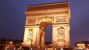 Arc de Triomphe, menggunakan mode pro, F1.5, ISO 400, 1/30s. (Foto: detikINET/Rachmatunnisa)