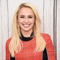 Bintang serial Heroes Hayden Panettiere menyebut kalau nama belakangnya seharusnya diucapkan pan-ah-tea-air. Foto: Getty Images