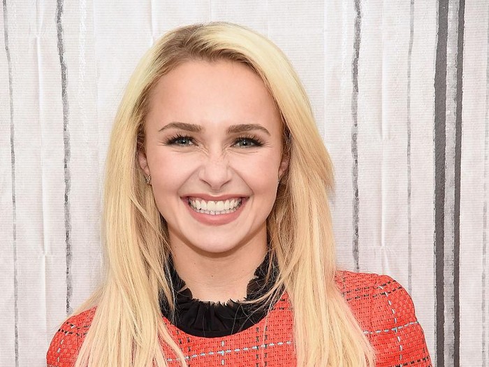 NEW YORK, NY - JANUARY 05:  Hayden Panettiere attends Build Presents Charles Esten & Hayden Panettiere Discussing 