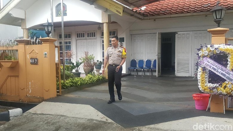 Tim Labfor dan Inafis Olah TKP Lagi di Rumah Eks Wakapolda Sumut Tim Labfor dan Inafis Olah TKP Lagi di Rumah Eks Wakapolda Sumut