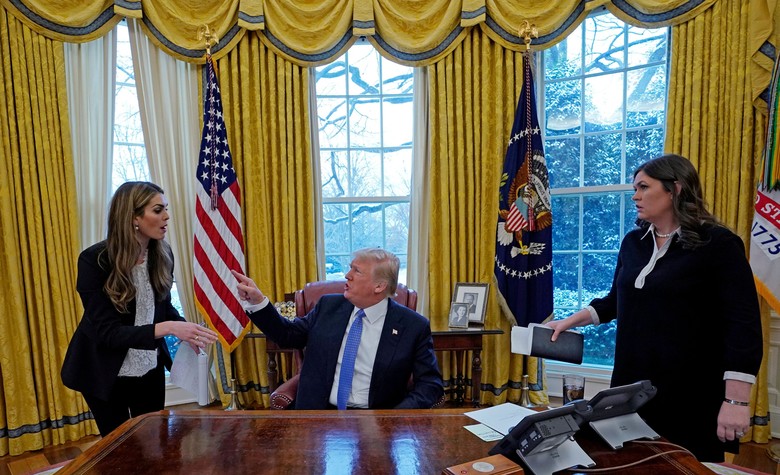 Gara-gara Kerja untuk Trump, Jubir Gedung Putih Diusir Restoran Gara-gara Kerja untuk Trump, Jubir Gedung Putih Diusir Restoran