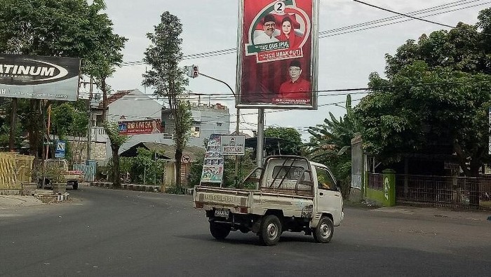 Sudah Ditertibkan, APK Liar Pilgub Jatim Muncul Lagi di Banyuwangi