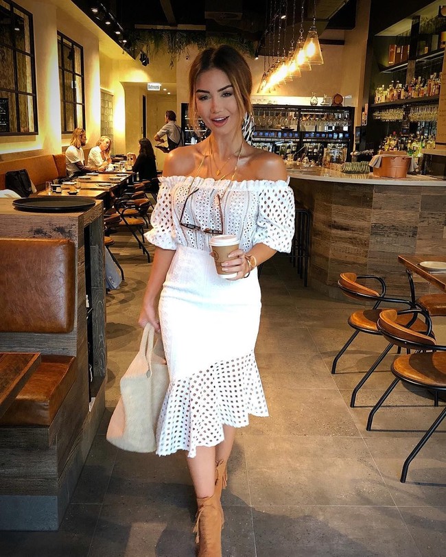 Selain menjadi editor, pengusaha dan influencer, Pia pun menjadi Youtuber. Pia membuktikan bahwa bekerja sesuai dengan passion membuatnya bisa lebih berkembang.  Foto: dok. Instagram