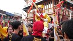 Foto: Atraksi Tatung Cuci Jalan di Singkawang