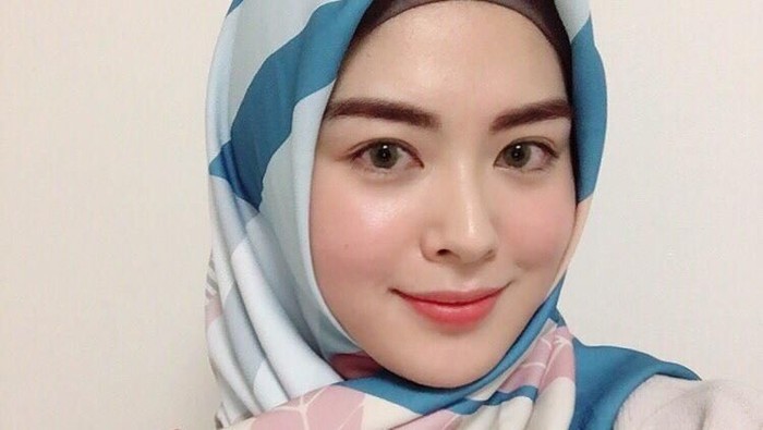 Hijab Segiempat Ayana Moon Hijab Segiempat Ayana Moon