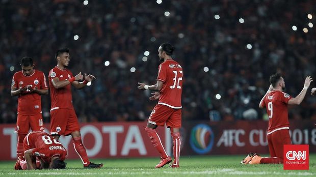 Persija berpeluang menyalip posisi PSM Makassar.