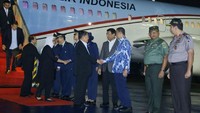 JK tiba di Landasan Udara Halim Perdanakusuma, Jakarta Timur, Kamis (1/3) pukul 23.15 WIB. (Foto: Dadang Kusuma WS/Kominfotik Pemprov DKI Jakarta)