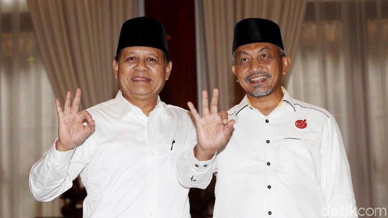 Bawaslu akan Panggil Sudrajat-Syaikhu soal Kaus #2019GantiPresiden Bawaslu akan Panggil Sudrajat-Syaikhu soal Kaus #2019GantiPresiden