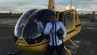 Posenya usai landing dengan helikopter. (Dok. Instagram/doyok176)