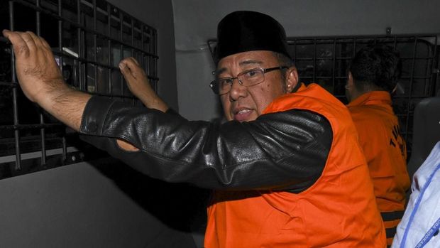 Wali Kota Kendari dan Ayahnya Dituntut 8 Tahun Penjara 