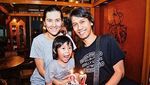 Kompak! Begini Serunya Momen Makan Personil Band Sheila on 7