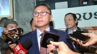 Zulkifli Hasan adalah Ketua MPR yang juga Ketua Umum Partai Amanat Nasional (PAN). Zulkifli sebelumnya merupakan Menteri Kehutanan di Kabinet Indonesia Bersatu (KIB) jilid II tahun 2009-2014. Dia juga pernah jadi Ketua Fraksi PAN DPR RI pada 2006-2009. Zulkifli dipilih pada tahun 2014 ketika pemilihan pimpinan MPR menggunakan sistem paket. (Foto: Tsarani Maharani/detikcom)