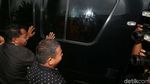 Wali Kota Kendari Ditahan KPK, Pendukung Histeris