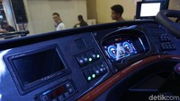 Di kesempatan terpisah, salah satu pihak yang sempat menguji bus tersebut, Ketua Umum Ikatan Ahli Teknik Otomotif (IATO) Indonesia, Ing Gunadi Sindhuwinata mengungkapkan bahwa bus listrik itu mampu melaju hingga 300 km/jam dengan interval pengisian daya hanya 3 jam saja.