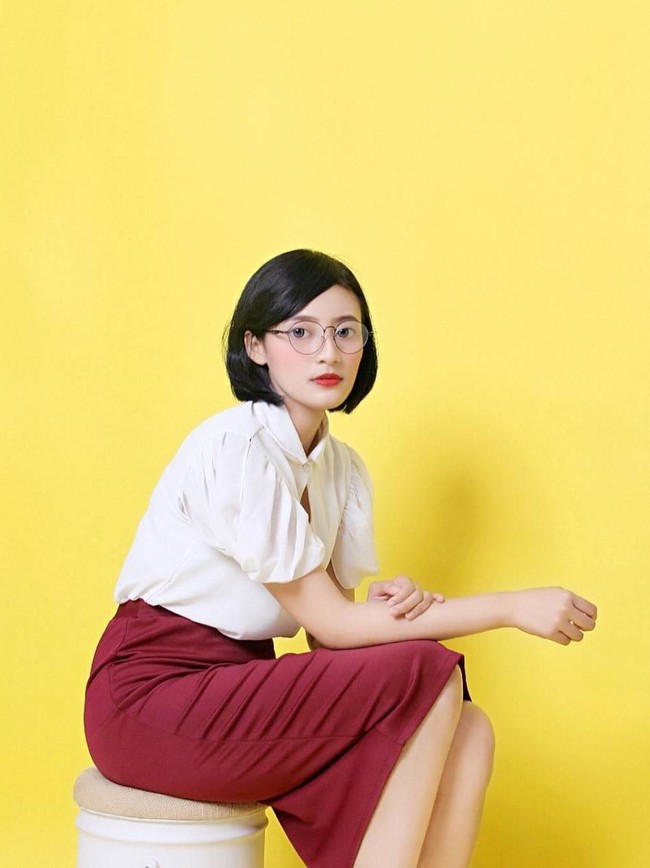 Cantik jadi polwan, Adelia Eka Nirwana juga luwes berpose bak model. Foto: Instagram