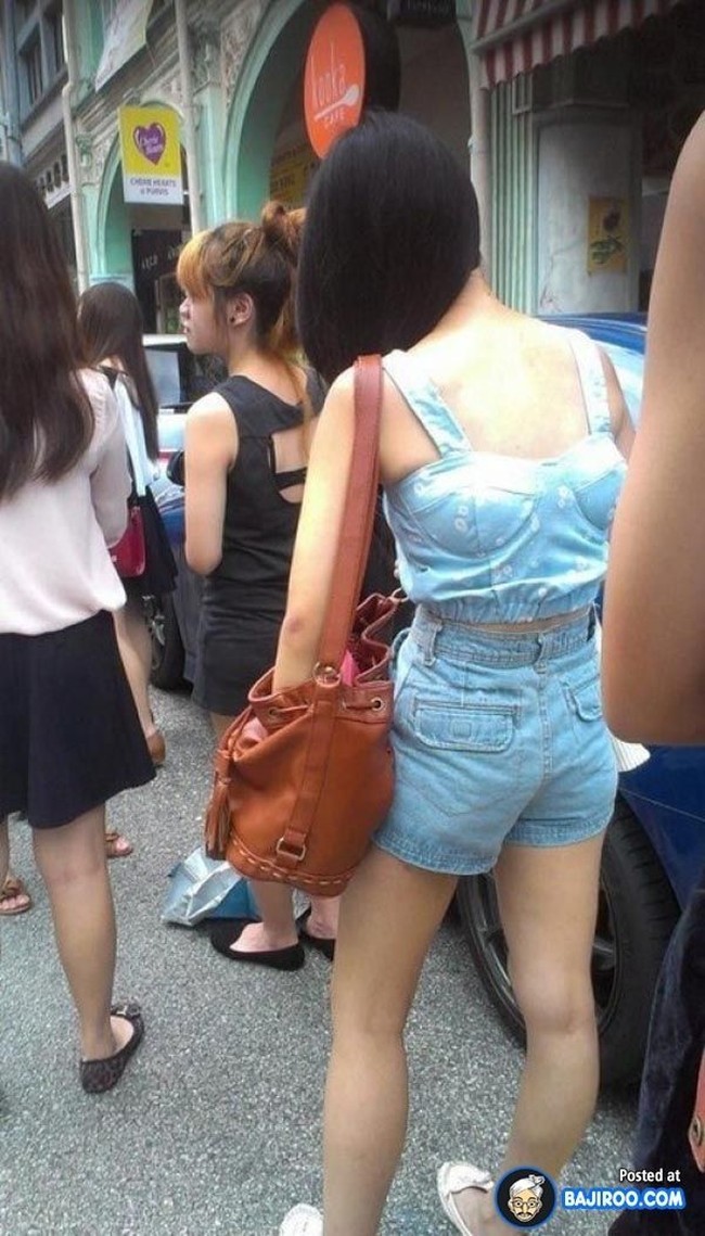 Wanita ini mungkin mencoba untuk tidak menjadi mainstream dengan memakai busana terbalik. Foto: Imgur/Instagram