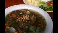 Ada juga menu tradisionalnya, soto Bandung hangat yang cocok disantap saat cuaca dingin. Yummy! Foto: instagram @congogallery
