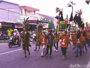 Ratusan Tatung Cap Go Meh Kepung Kantor Walikota Singkawang