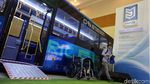 Bus Listrik Buatan Anak Bangsa Mejeng di JCC