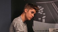 Justin Bieber menjadi salah satu bintang yang memiliki fans fanatik. Sang penggemar pernah menyewa pembunuh bayaran untuk membunuh Justin. Foto: ist.